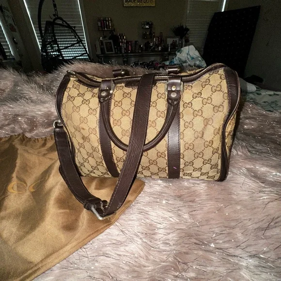 Authentic Vintage Gucci Boston bag I believe from the 90’s - Picture 12 of 16